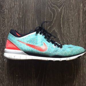 MINT & RED ORANGE NIKE SNEAKERS